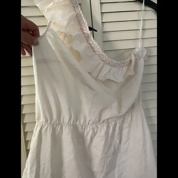 Beige Greek Godess shoulder dress - Picture 2 of 10